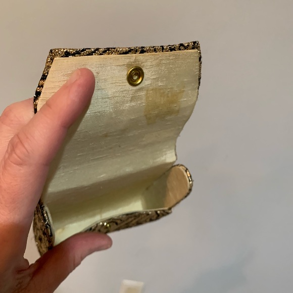 Formal clutch - Picture 3 of 4